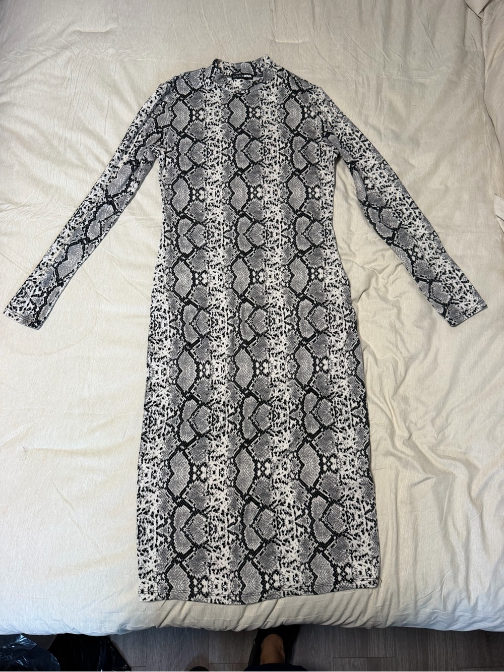 Fashion Nova Snakeskin Long Sleeve Mock Neck Midi Bodycon Dress Grey Size L
